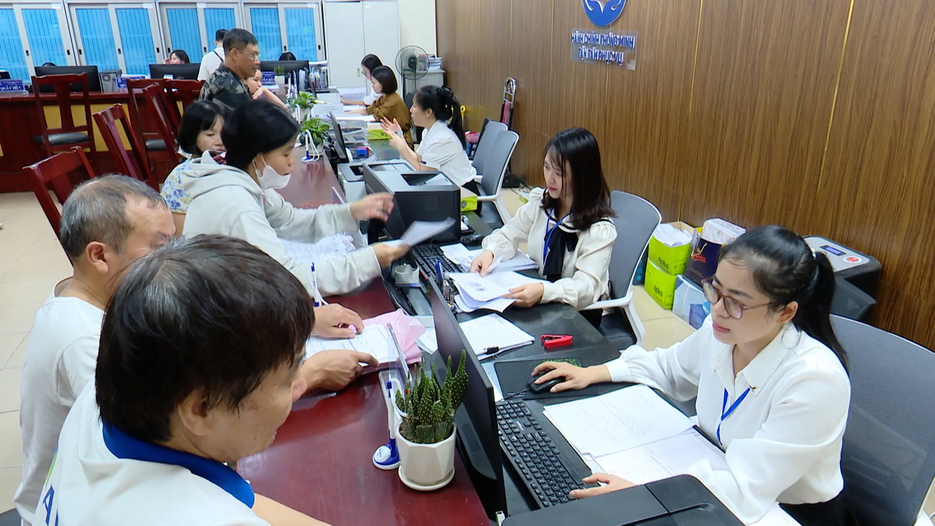 Chính quyền 2 cấp vận hành thông suốt, người dân hài lòng | Cải cách hành chính | 06/08/2025